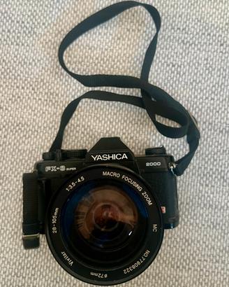 Fotocamera reflex Yashica a rullino da 35 mm,