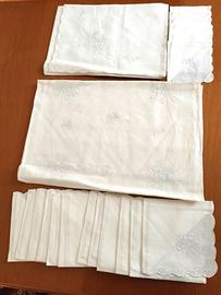 completo tovaglie ricamate a mano per corredo