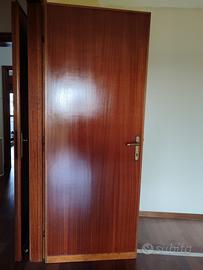 7 porte in legno anni ‘80 con stipiti e serrature