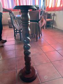 Colonna in legno