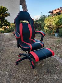 Sedia da gaming rossa e nera