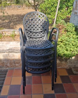 Sedie e tavoli per esterno ed interno