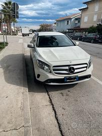 Mercedes Gla 200 benzina