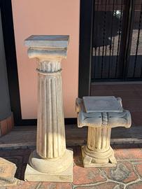 Colonne decotative scanalate con capitello ionico