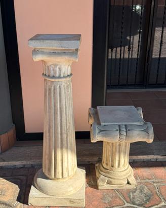 Colonne decotative scanalate con capitello ionico