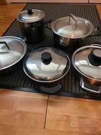 Serie di pentole in acciaio inox