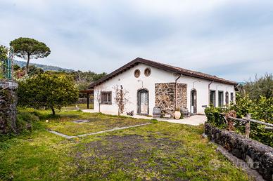 Villa Mascali mare natura e relax