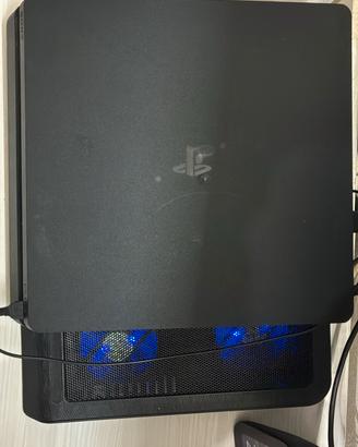 PlayStation 4 slim 