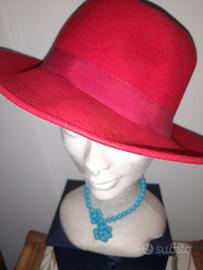 Cappello feltro rosso