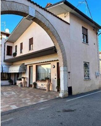 Immobile in asta di 150 m² con 4 locali a Chiuppan