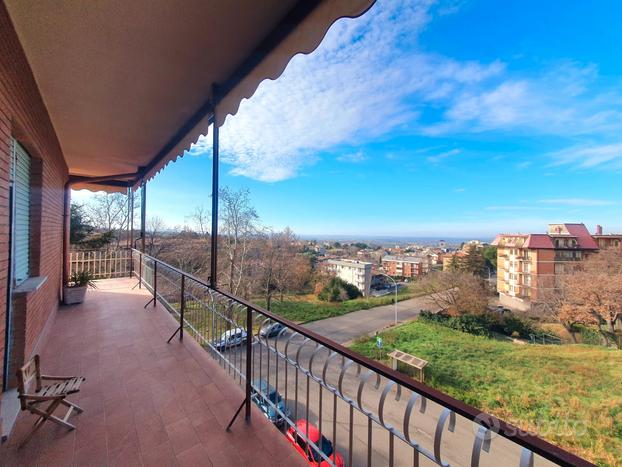 Ultimo piano con balcone panpramico di 30 mq