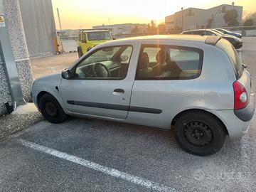 Clio 2