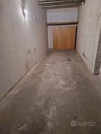 Grande Garage piazza San Vigilio