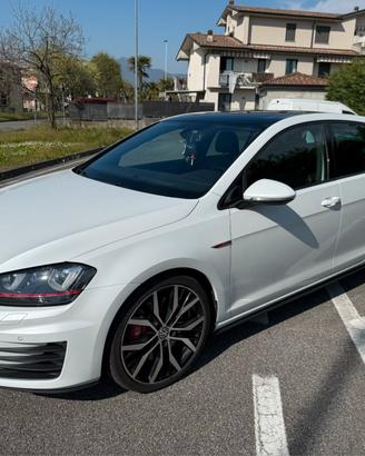 Golf GTI Performance 230 CV 5 porte