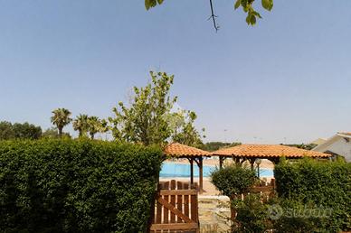 VILLA A SCHIERA A ISOLA DI CAPO RIZZUTO