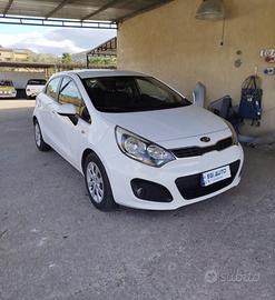 Kia rio anno 2013 1.4 CRDi diesel 90 Cv 66 Kw