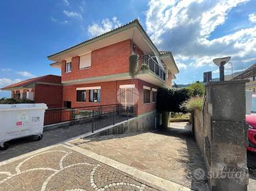 2 LOCALI A MONTE PORZIO CATONE