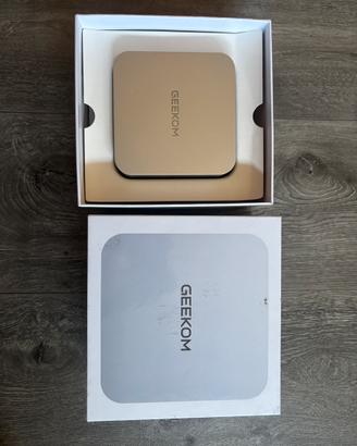 Mini pc geekom A6 Ryzen7 6800h 32gbram ddr51tb ssd
