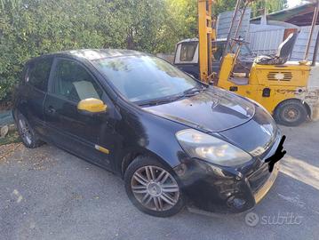auto per pezzi di ricambio