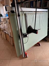 Tavolo da disegno con tecnigrafo e 3 sgabelli