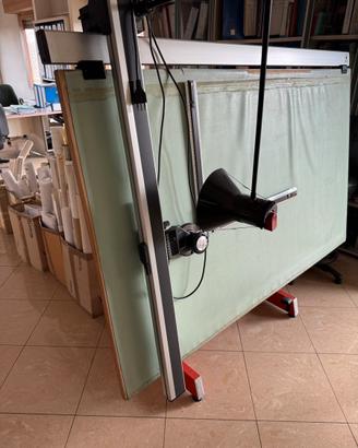 Tavolo da disegno con tecnigrafo e 3 sgabelli