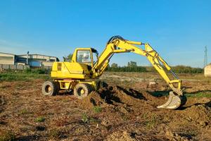 ESCAVATORE  KOMATSU