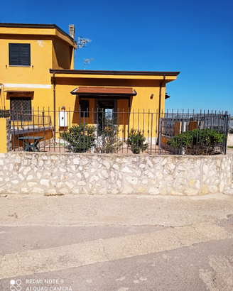 Bilocale con giardino