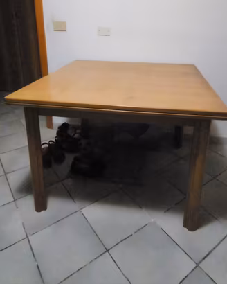 Set  tavolo e 4 sedie in legno
