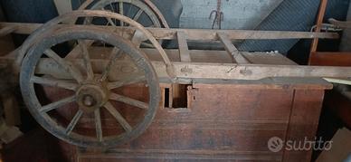 carretto in legno antico