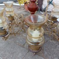 Lampadario vintage a 6 luci in ottone e vetro ambr
