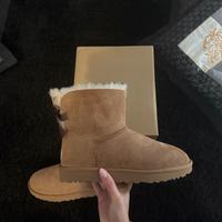 Ugg mini bailey bow