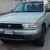 Pick up doppia cabina 4X4 Mazda B2500 fuoristrada