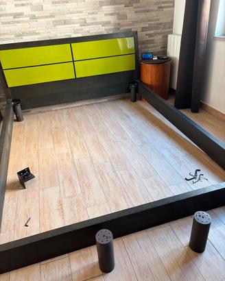 Letto matrimoniale con doghe in legno