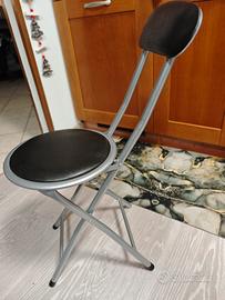 sgabello pieghevole con schienale 