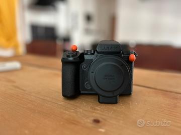Kit Lumix S5 IIx+ Adattatore Canon + batterie