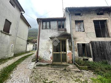 CASA SEMINDIPENDENTE A VITTORIO VENETO