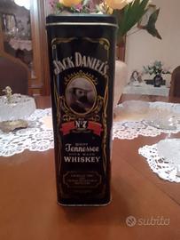 confezione in metallo di jack daniels