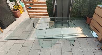 Tavolo in vetro 