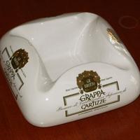 Posacenere pubblicitario in ceramica Seven Houses
