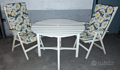 Tavolo con sedie da giardino richiudibile Reguitti