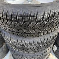 CERCHI +GOMME INVERNALI BMW X3 GOODYEAR 225/60/18