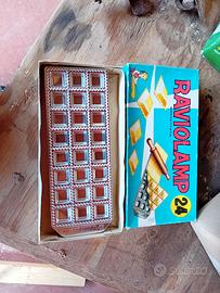 Raviolamp stampo per ravioli anni 50