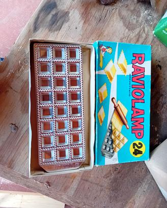 Raviolamp stampo per ravioli anni 50