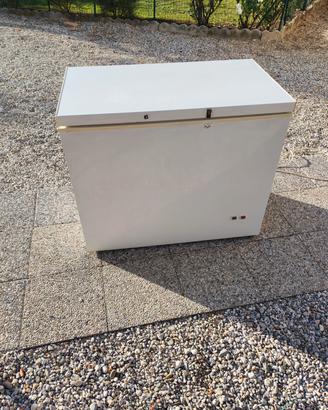 Congelatore a pozzetto