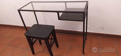 Tavolino computer ferro/vetro+seggiolino in legno