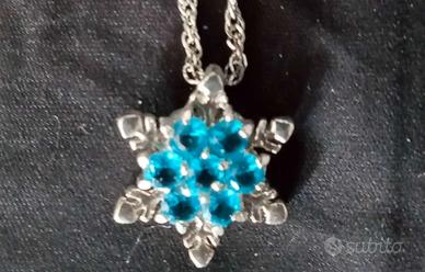 Collana con ciondolo a fiocco di neve