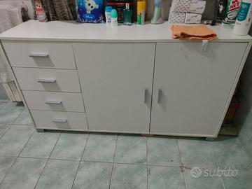 mobile per bagno , 4 cassetti e 2 ante.
