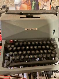 Macchina da scrivere Olivetti