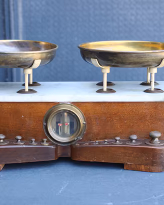Bilancia Vintage Antica da Farmacia in Legno Marmo