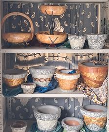 vasi ricoperti in sasso o legno